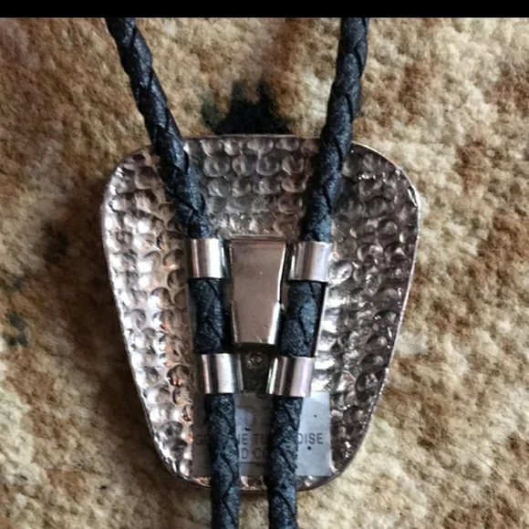 Geniune turquoise and coral Bolo tie - Picture 3 of 6